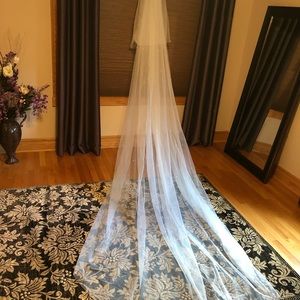 Two- tier cathedral bridal veil